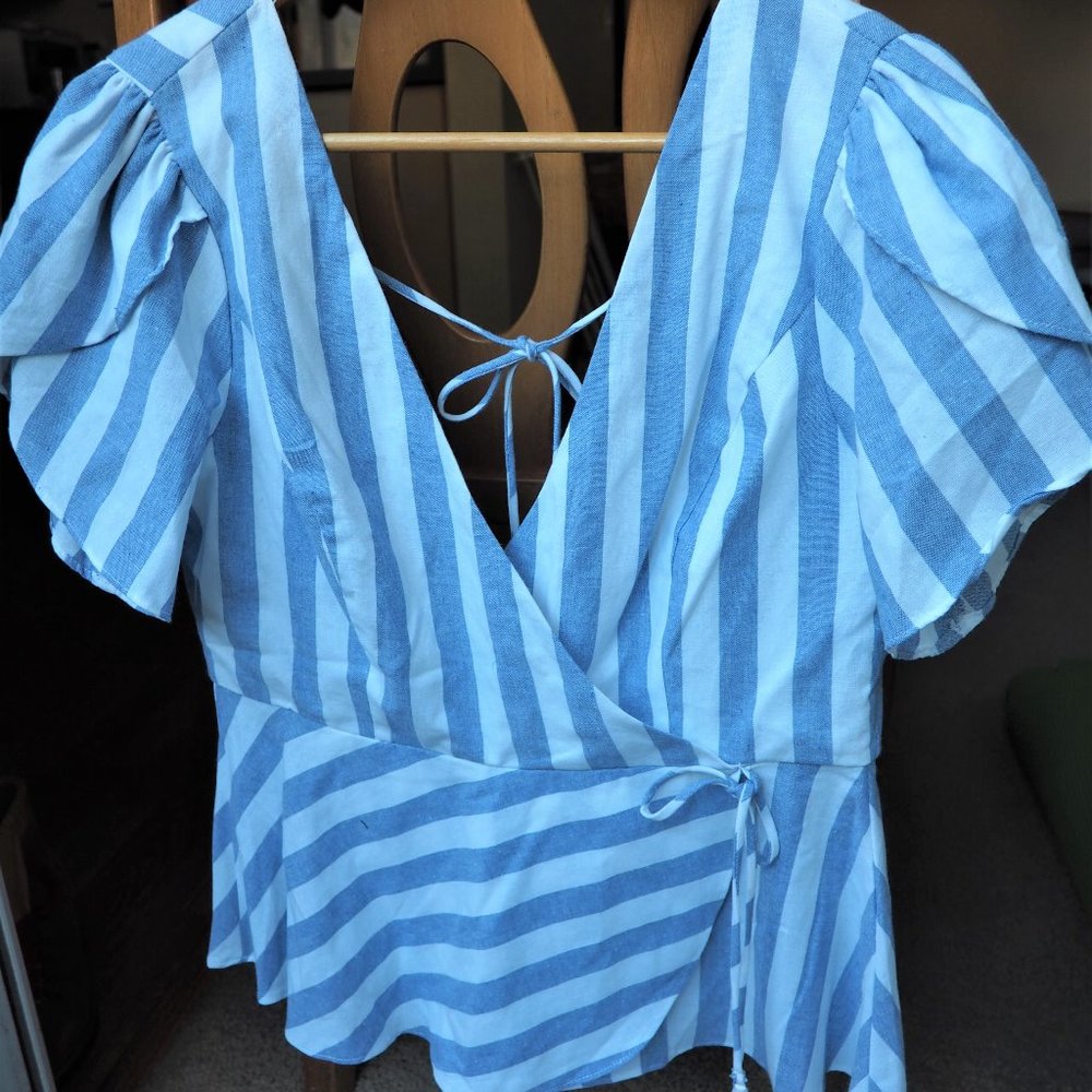 VICI, ESSUE Peplum Top, NWT, size L, fits like M